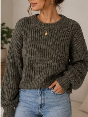 NWT Aerie Olive Green Chunky Knit Crewneck Sweater Medium Cozy Fall Pullover